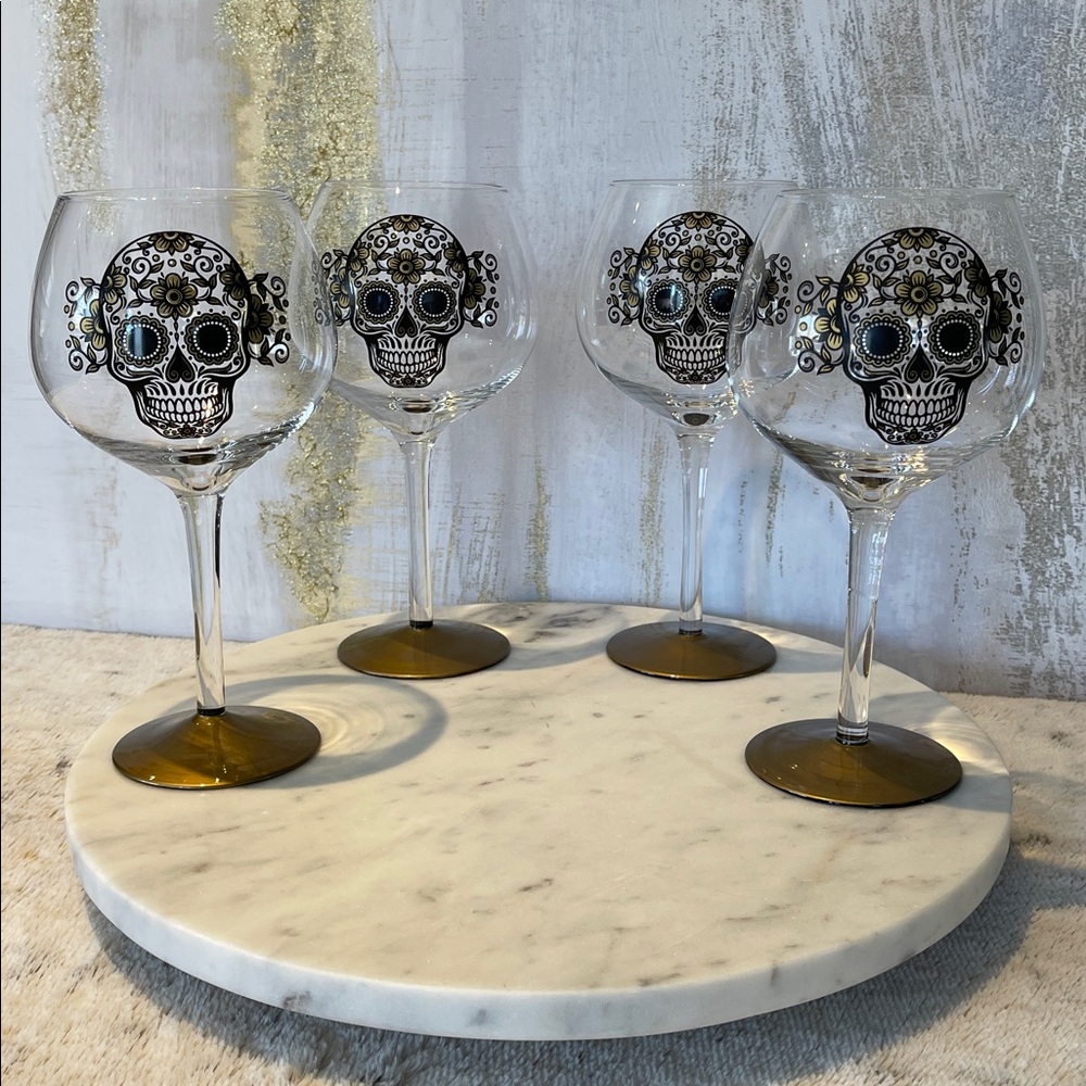 Skull Design Wine Glasses Set - 💀🖤💛